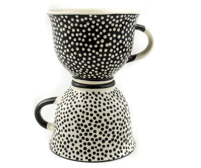 Комплект малки керамични чаши "Черно и бяло"